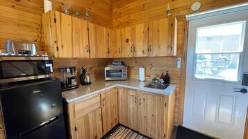Fridge, microwave, oven, coffee/tea maker