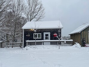 Exterior - Pasture View Cottage (Lunenburg)