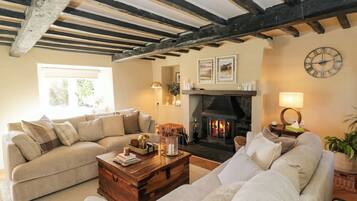 Cottage | Living area