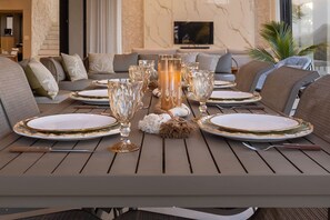Chalet | Dining - Mansão de Luxo a 35 minutos de SP (Araçariguama)