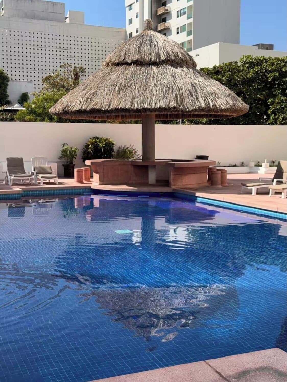 حمام سباحة