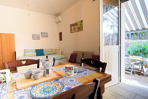 Dining - Villa sulla Spiaggia by Casa di Marco (Padula Bianca)