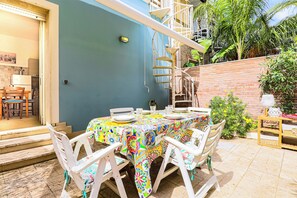 Outdoor dining - Villa sulla Spiaggia by Casa di Marco (Padula Bianca)