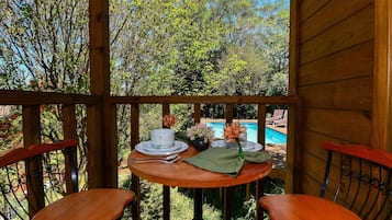 تناول الطعام بالخارج