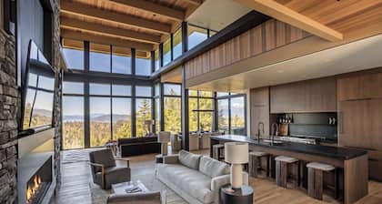 The Edge - Modern Retreat with Panoramic Views