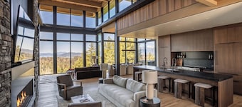 The Edge - Modern Retreat with Panoramic Views