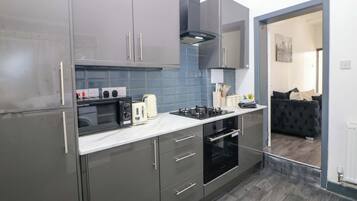 Cookware/dishes/utensils