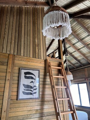 Cabin tiện nghi đơn giản, sát bãi biển | Nội thất