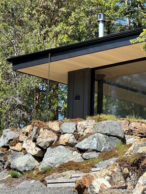 Exterior detail - Nine Horizons Sunny Westside Forests and Oceans views. Super Private and Spa. (Bowen Island)