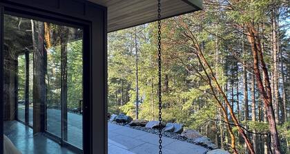 Nine Horizons Sunny Westside Forests and Oceans in Land Reserve