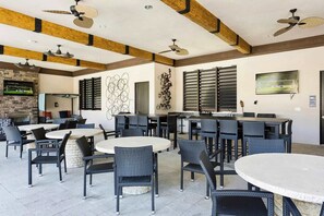 Dining - Mins away from Theme Parks • Resort Access • Pool (Davenport)