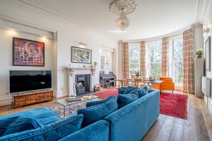 Living area - The Classic on the Mount -  a premium stay that sleeps 4 guests  in 2 bedrooms (York)