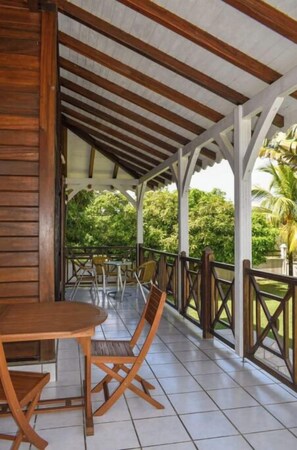 Outdoor dining - Vrbo Property (Anse-Bertrand)