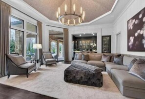 Living area - 10K SF KC Estate | Sport Court, Pool & Group Stay (Overland Park)