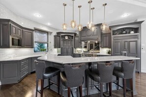 Private kitchen - 10K SF KC Estate | Sport Court, Pool & Group Stay (Overland Park)