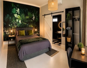 8 bedrooms, iron/ironing board, WiFi, bed sheets