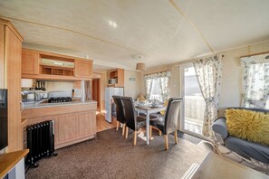 Dining - Cayton Bay Caravan for 6, Pet Friendly & Parking (Scarborough)