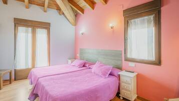 4 slaapkamers, een strijkplank/strijkijzer, wifi, beddengoed
