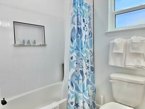 Hair dryer, towels - Coastal Oasis Gem: Prime Location|King Beds (Punta Gorda)