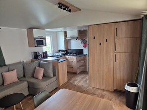 Interior - Mobile home near the sea, Camping 4* Mar Estang (Canet-en-Roussillon)