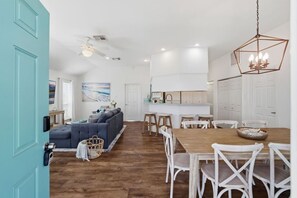 Dining - Beach Escape| Ping Pong | Hammock | Outdoor Shower (Galveston)