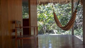 Individually furnished, desk, laptop workspace, free WiFi