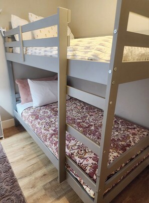 2 chambres, fer et planche Ă repasser, Wi-Fi, draps fournis