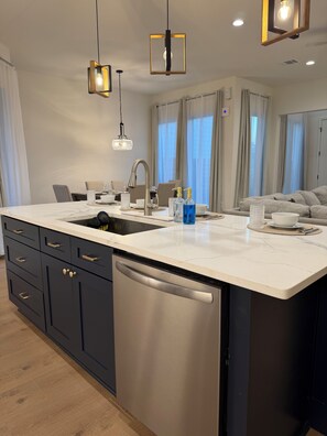 Interior - New Modern Luxe Townhome Near Downtown, Alamodome/Pearl/LAFB (San Antonio)