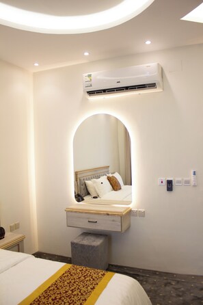 2 多间卧室、熨斗/熨衣板、WiFi、床单