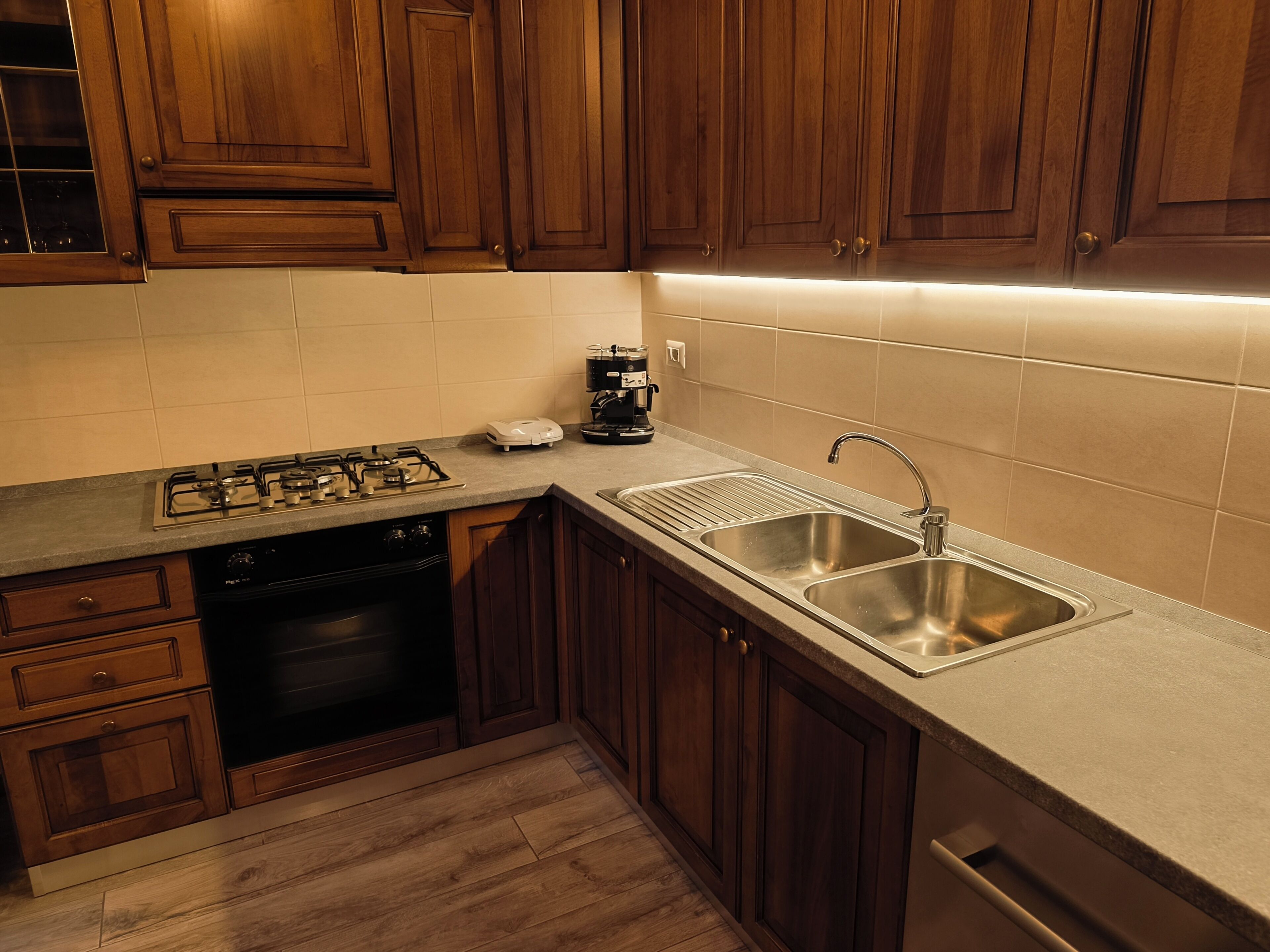 Forno, piano cottura, lavastoviglie