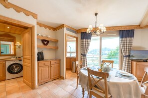 Dining - Les Roseaux du Lac 206 – Duplex familial avec vue imprenable sur le lac (Duingt)