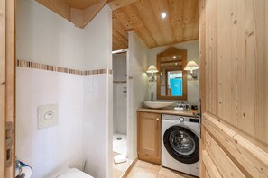 Hair dryer, towels - Les Roseaux du Lac 206  – Duplex familial avec vue imprenable sur le lac (Duingt)