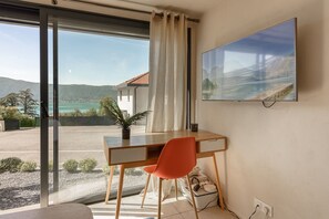Interior - Studio Sunrise - Vue sur le Lac d'Annecy (Veyrier-du-Lac)