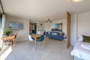 Interior - Studio Sunrise - Vue sur le Lac d'Annecy (Veyrier-du-Lac)