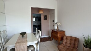 Dining - Chic-2Bdr-apartment- with AC in Rio de Janeiro, near Copa-Ipanema-Garage-2 Baths (Rio de Janeiro)