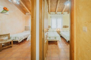 3 bedrooms, iron/ironing board, bed sheets