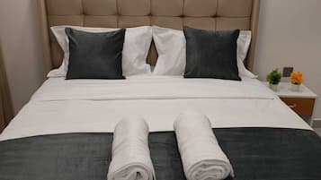 Deluxe Apartment, City View