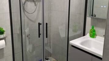 Deluxe Apartment, City View | Bilik Mandi