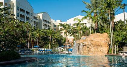 1-bedroom resort in Weston, Florida with pool, hot tub, BBQ, office space etc