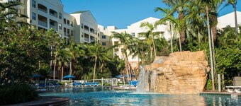 1-bedroom resort in Weston, Florida with pool, hot tub, BBQ, office space etc