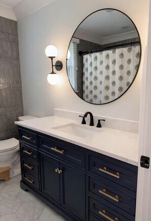 Bathroom - Peaceful Home Central to Broadway, Opry & Airport (Nashville)