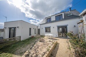 Outdoor dining - Da di Ar Mor - À 10 min de la plage en voiture (Locmiquélic)