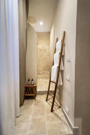 Kahden hengen superior-huone, näköala puutarhaan | Kylpyhuone