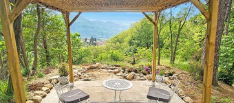 Nyt! Villa i gåafstand til Barga!  Privat pool, pizzaovn, smuk udsigt.