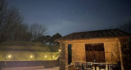 New! Villa walk to Barga! Private Pool, Pizza Oven, Beautiful Views.