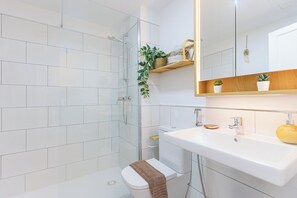 Shower, hair dryer, towels, soap - Águila de Dunas: cozy & charming flat in Corralejo (Corralejo)
