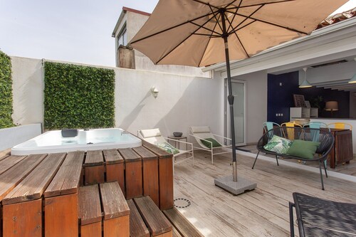 Casa Tejo Villa with Jacuzzi: Private Terrace, Wi-Fi & Air Conditioning