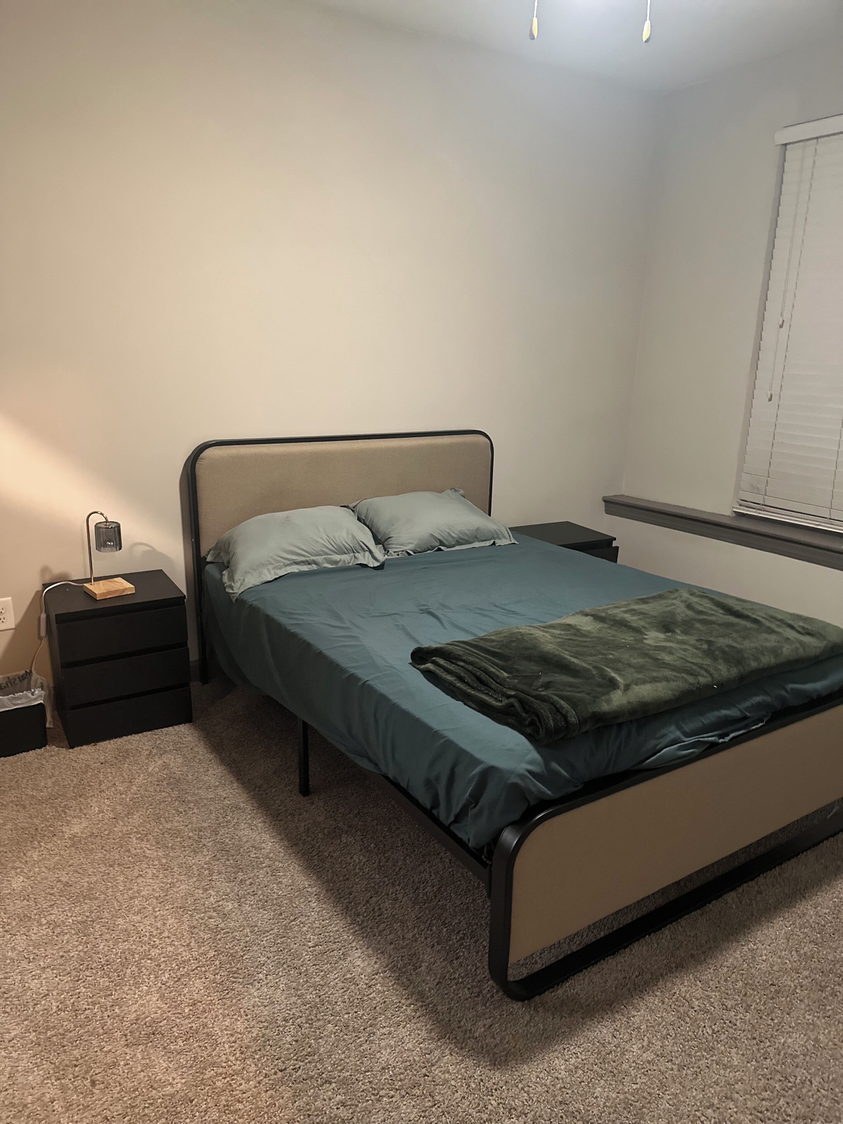 1 chambre, fer et planche à repasser, accès Internet, draps fournis