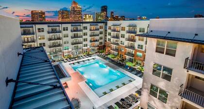 Cozy 1-bedroom apartment in fantastic Buckhead Atlanta with AC and gym access