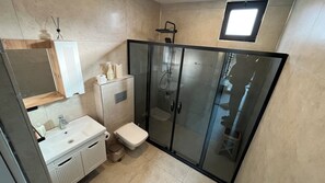 Villa Deluxe - utsikt mot poolen | Badrum